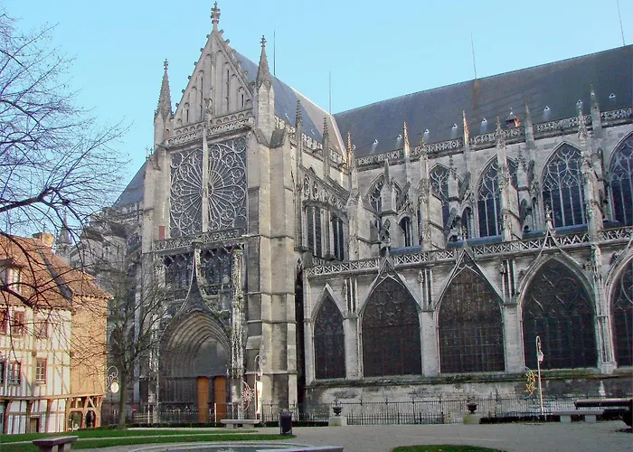 Calme + Stationnement 트루아