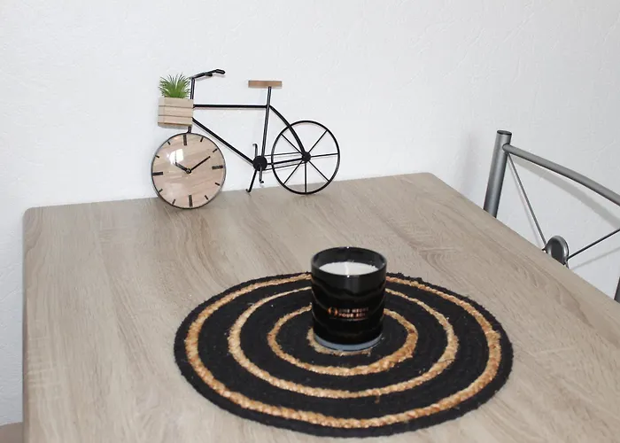 Calme + Stationnement 트루아