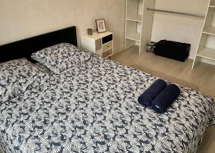 Calme + Stationnement 트루아